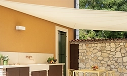 VOILES D'OMBRAGE AVEC PROFIL MURAL